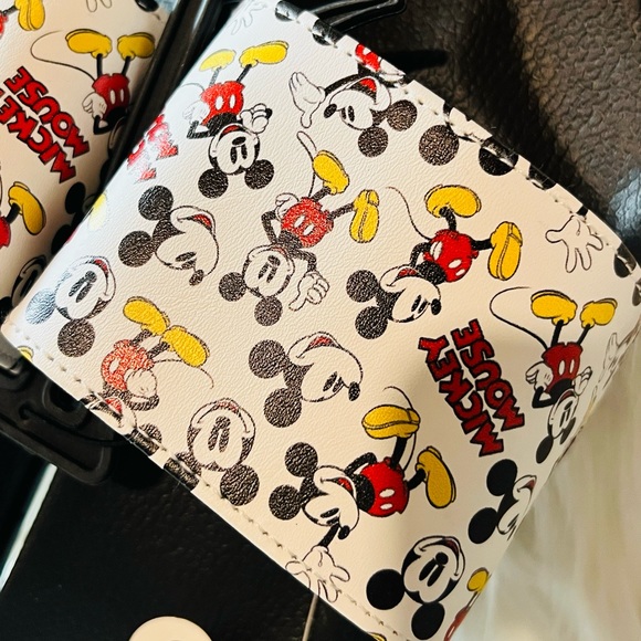 Mickey Mouse Sandals - Picture 2 of 4